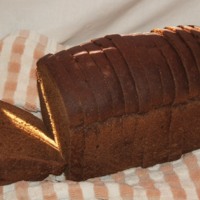 Dark_rye_bread.JPG
