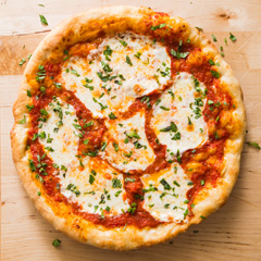 Cast-Iron Skillet Pizza Margherita