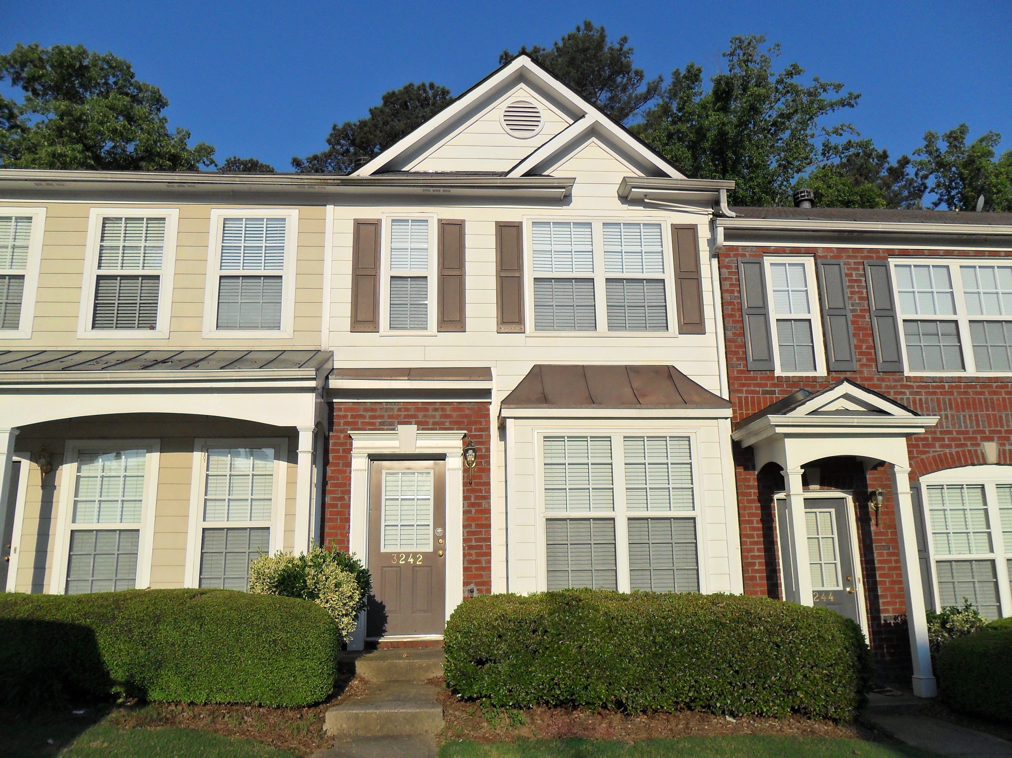 Perfect TurnKey Townhome in Gated Norcross Community (Previously