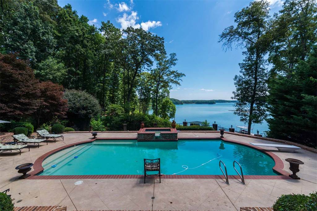 Immaculate Mansion On Majestc Lake Lanier (Previously Listed) Atlanta