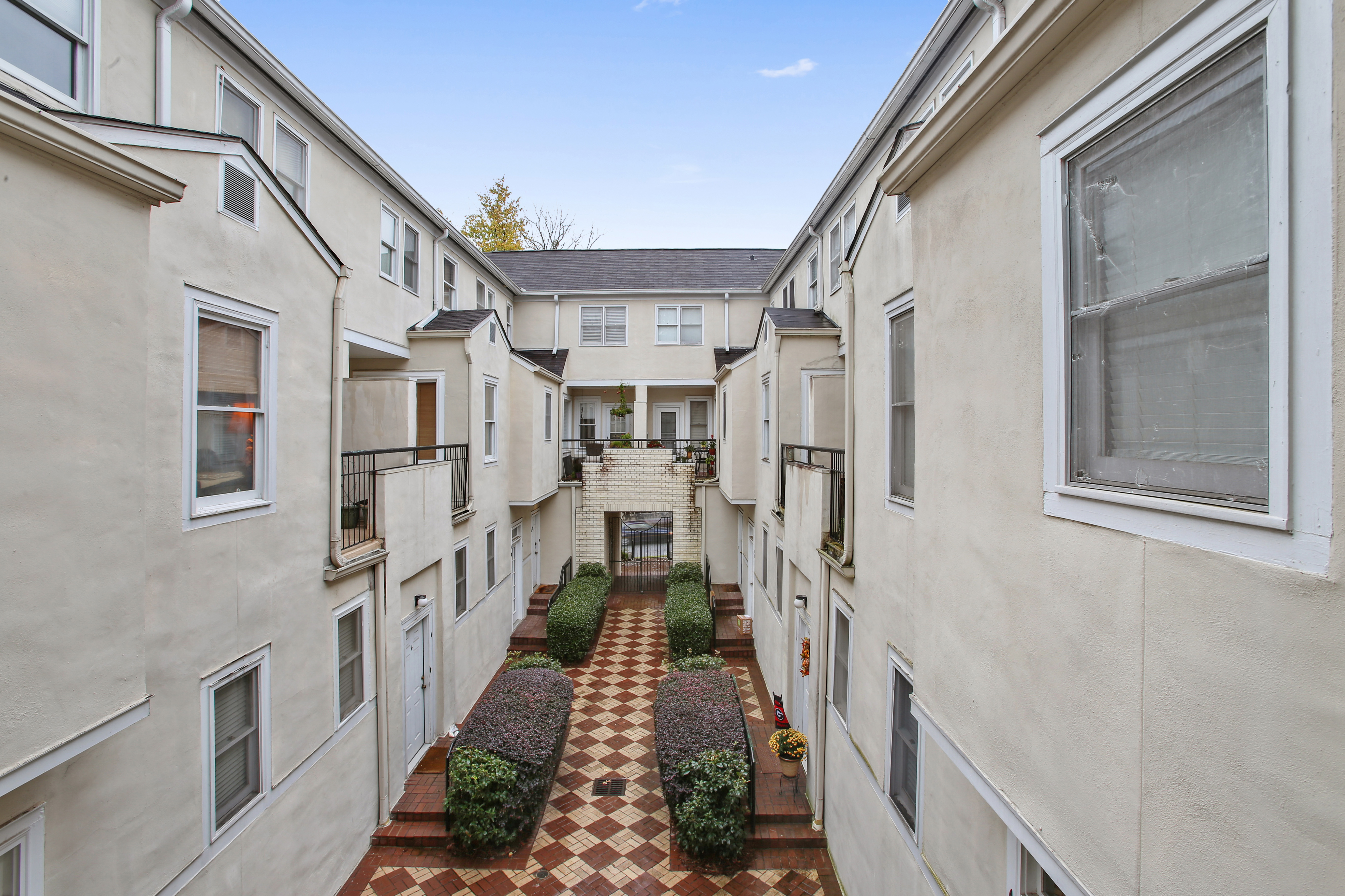 Beautifully Renovated TwoBedroom Condo in the Heart of Morningside