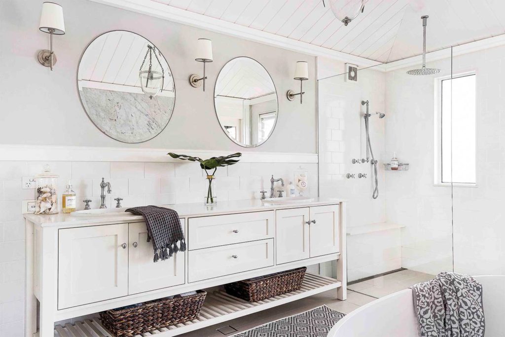 hamptons-bathroom