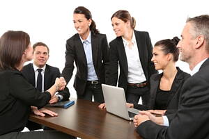 empresarios reunidos