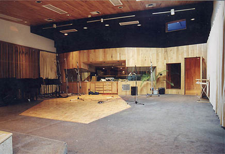 (4)_Westlake_Studio_D_-_MJ%27s_Lounge.jpg