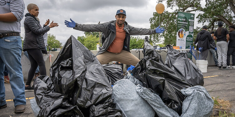 Del Paso Heights Earth Day Cleanup