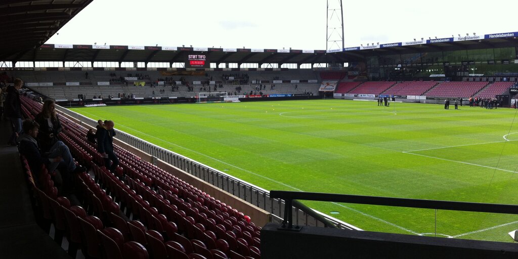 DIRECT TO CLUB (International Players) Banner