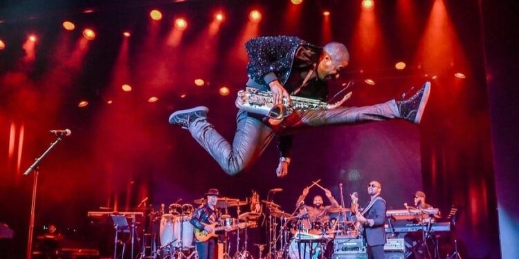 SUNDRESSES, SHORTS & SANDALS Featuring ERIC DARIUS