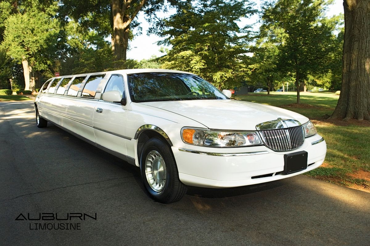 Auburn Black Cars - Limousine Service in Auburn, AL