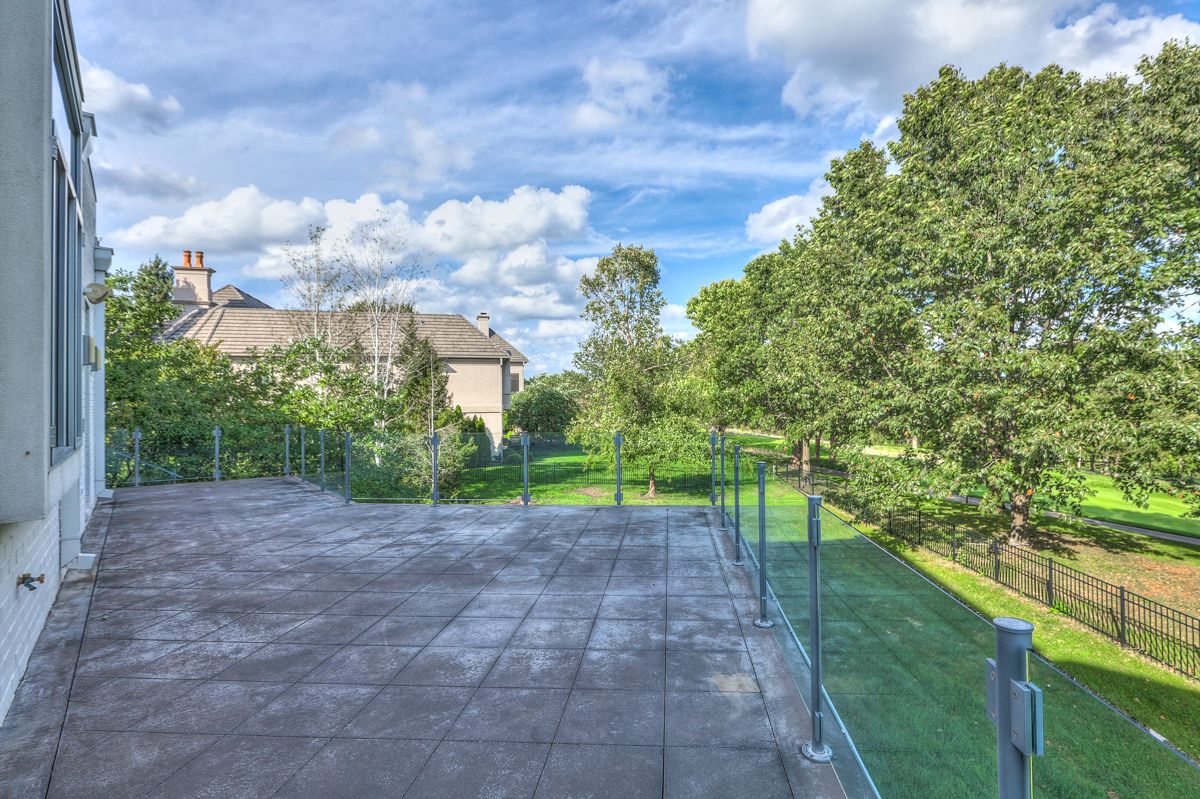 Online Auction Estate Home 2405 W. 114th St, Leawood, KS CWS Auctions