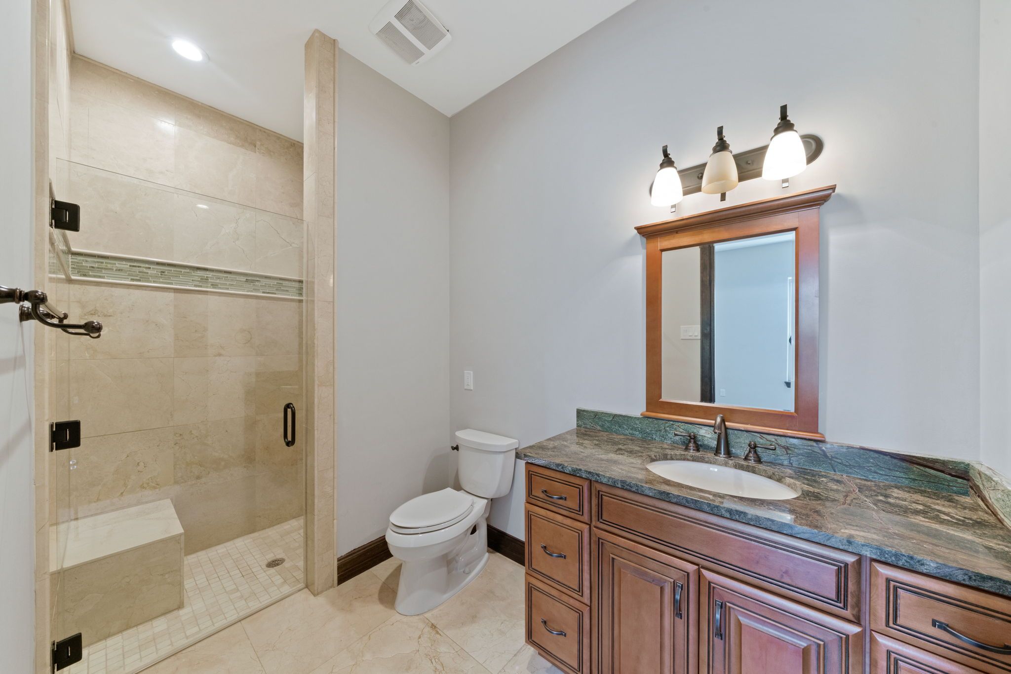 Online Auction Single Family Home, 22235 Scenic Loop Rd, San Antonio