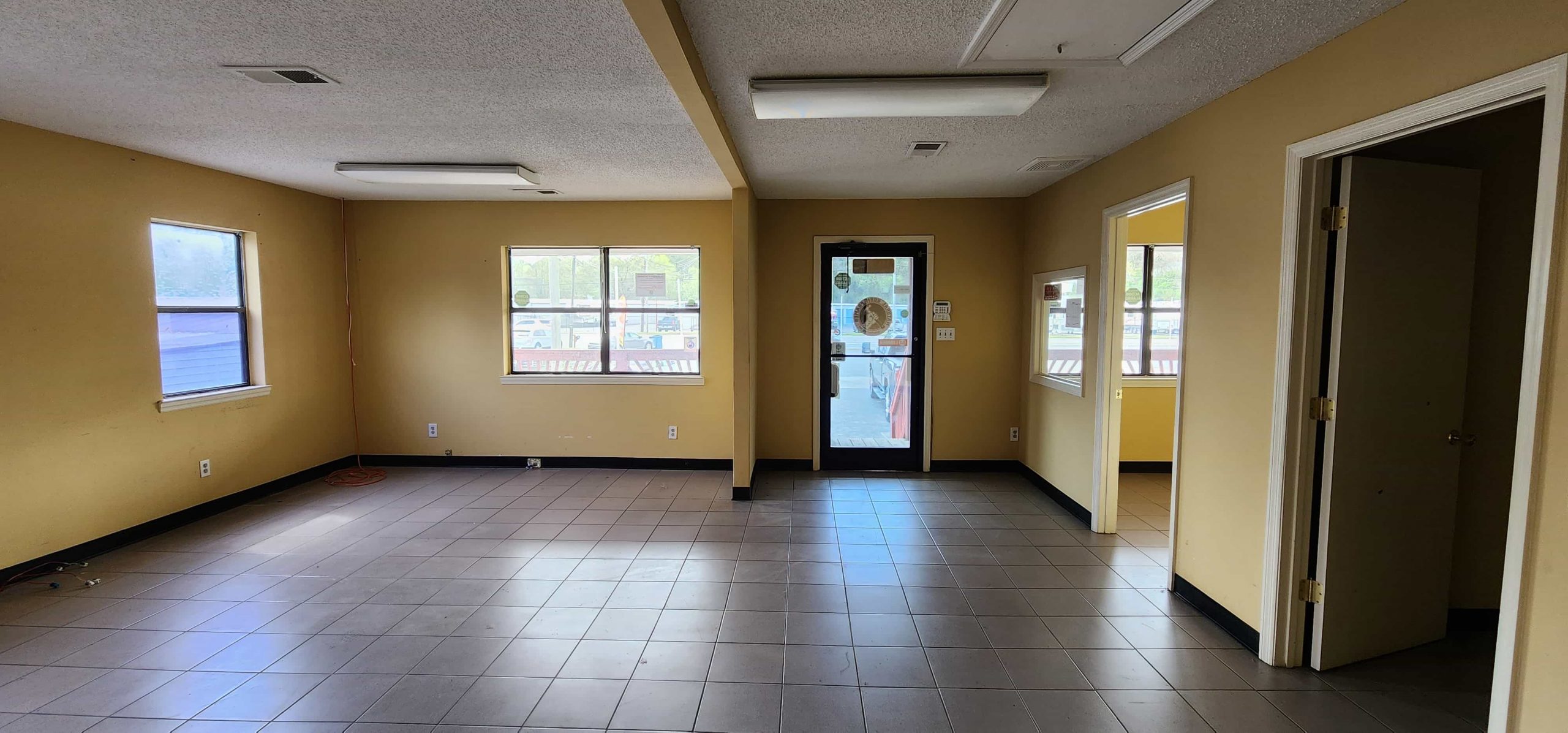 Online Auction Commercial Property, 1641 Lafayette Rd, Rossville, GA CWS Auctions