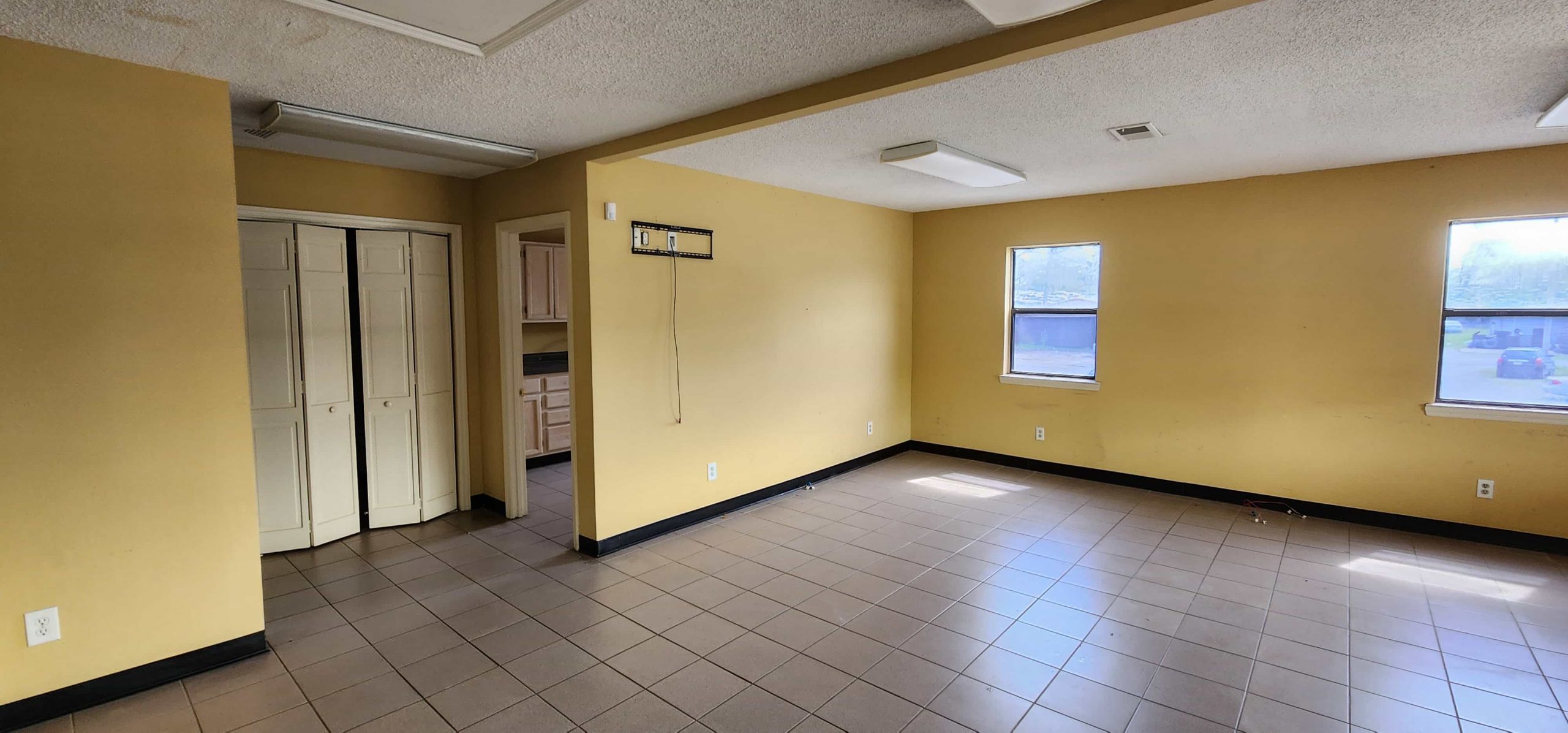 Online Auction Commercial Property, 1641 Lafayette Rd, Rossville, GA CWS Auctions