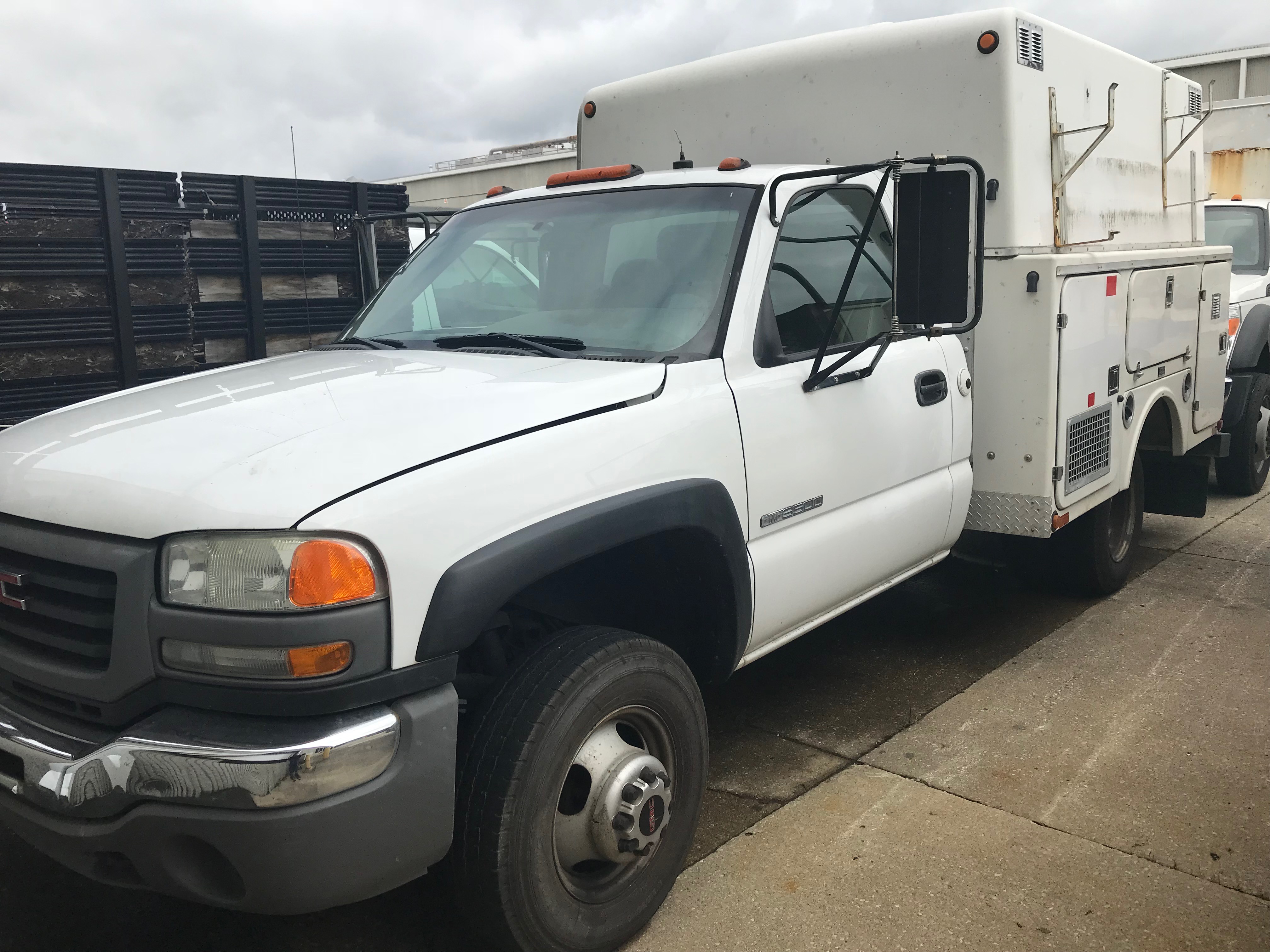 Indy Elite Garage Doors Auction in Indianapolis, IN - Key Auctioneers