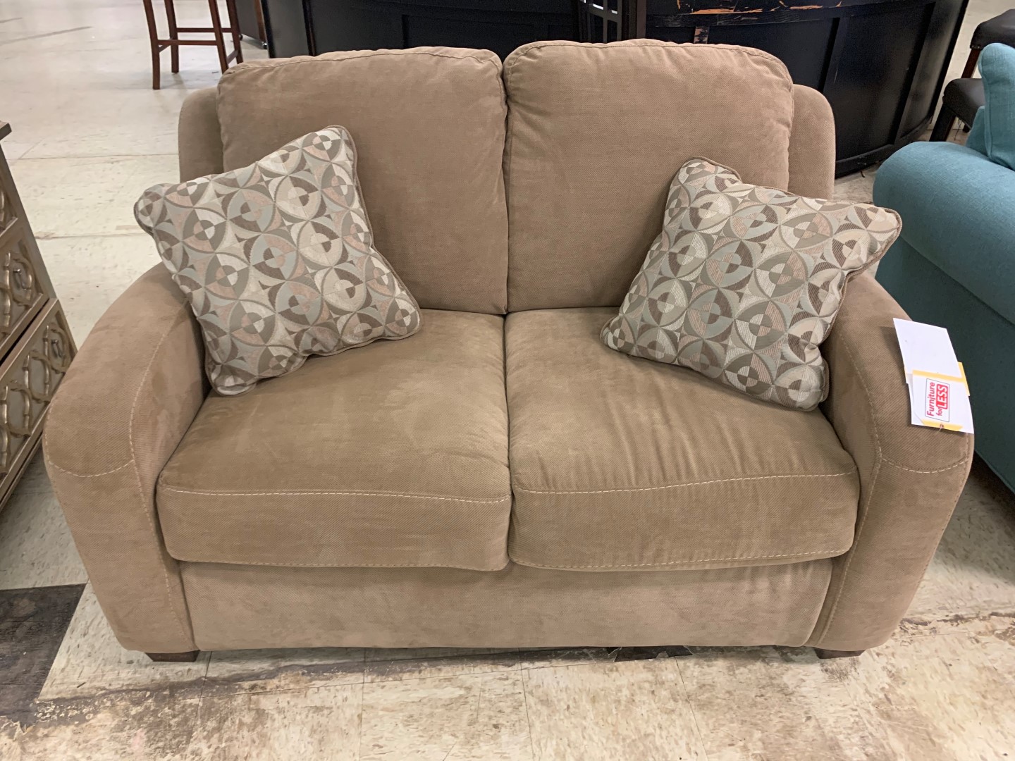 Furniture Store Showroom Online Auction In Indianapolis In Key