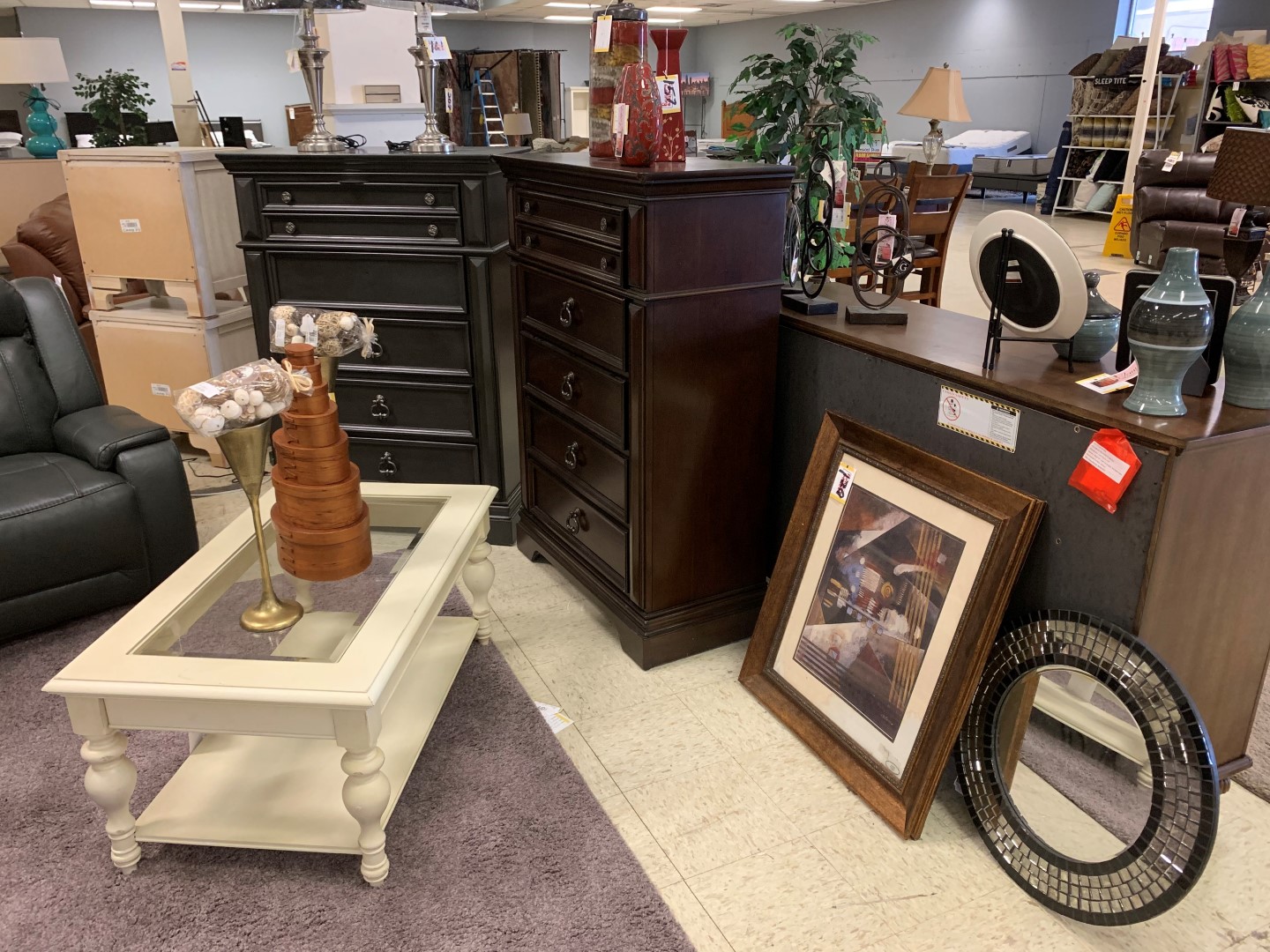 Furniture Store Showroom Online Auction in Indianapolis, IN Key Auctioneers
