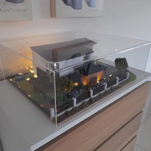 The Plastic Display People