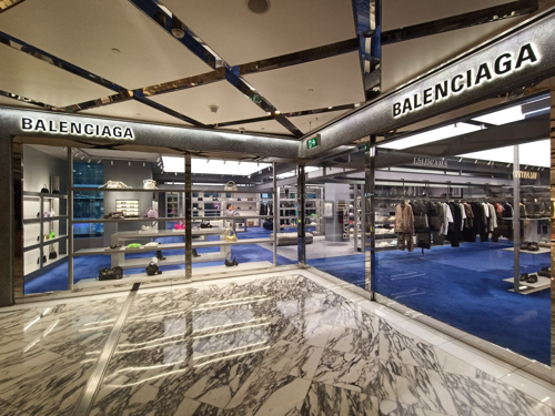 BALENCIAGA