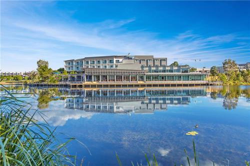 Best Western Plus North Lakes Hotel