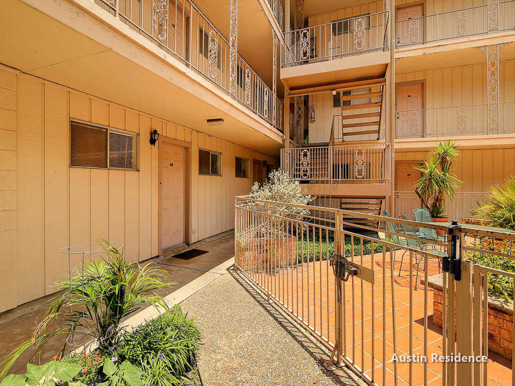 Aspenwood Apartments Hyde Park Apartments in Austin, TX 78751