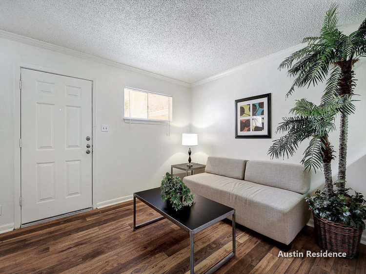 Aspenwood Apartments Hyde Park Apartments in Austin, TX 78751