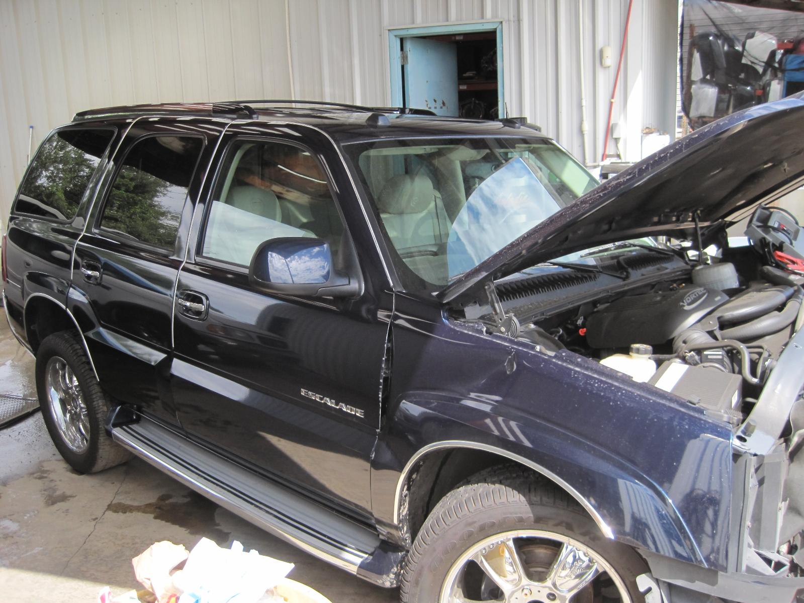 2004 Cadillac Escalade Base parts AutoGator Sacramento, CA