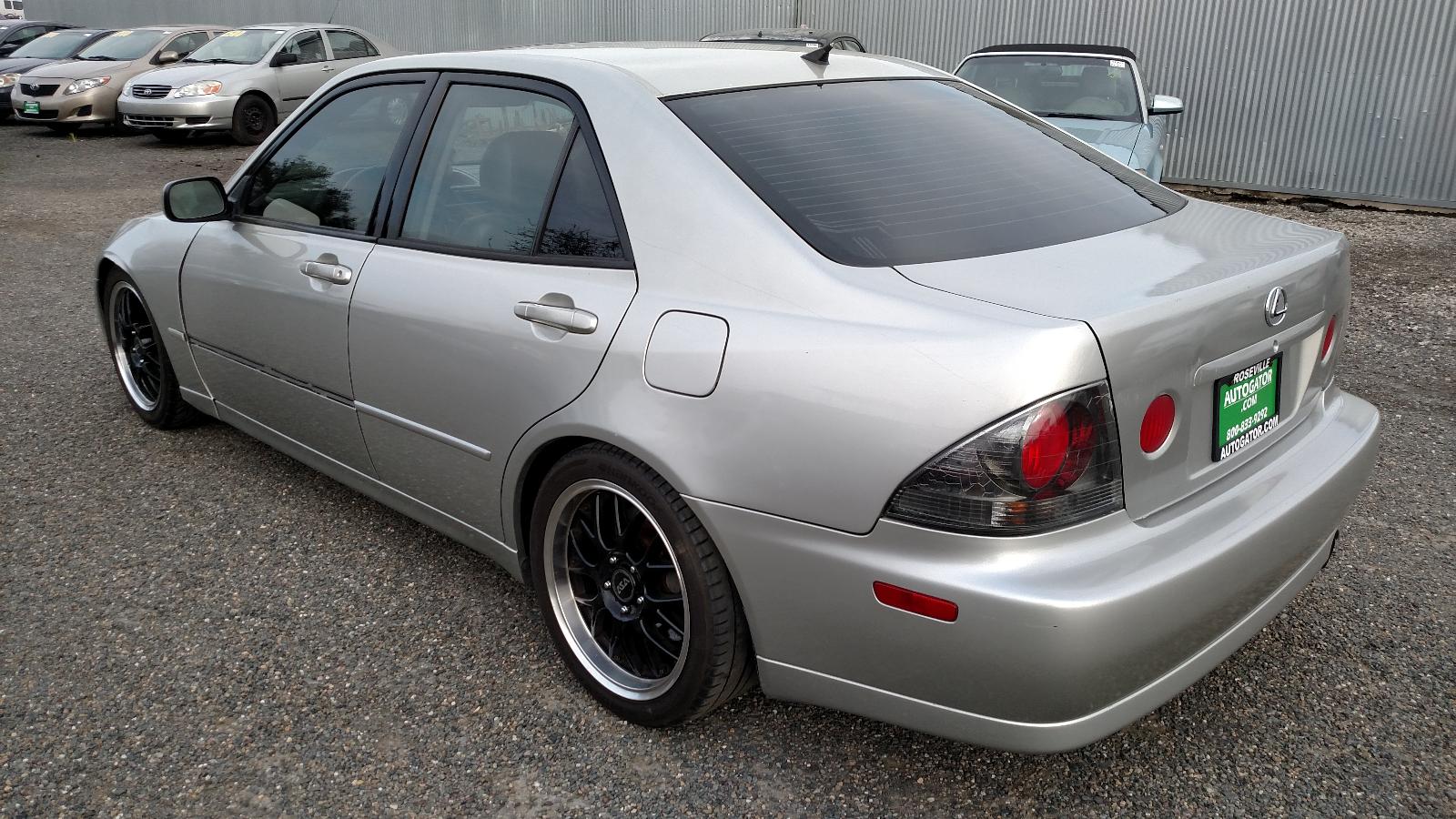 Lexus is300 2001