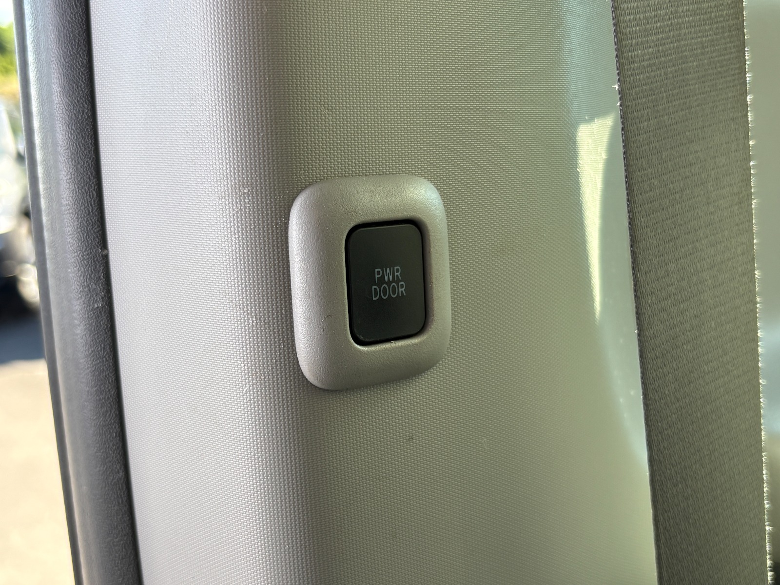 2016 Toyota Sienna 29