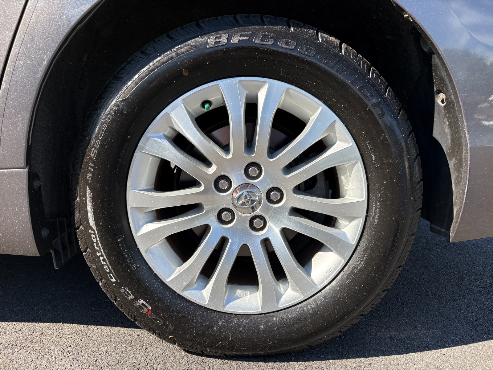 2016 Toyota Sienna 10