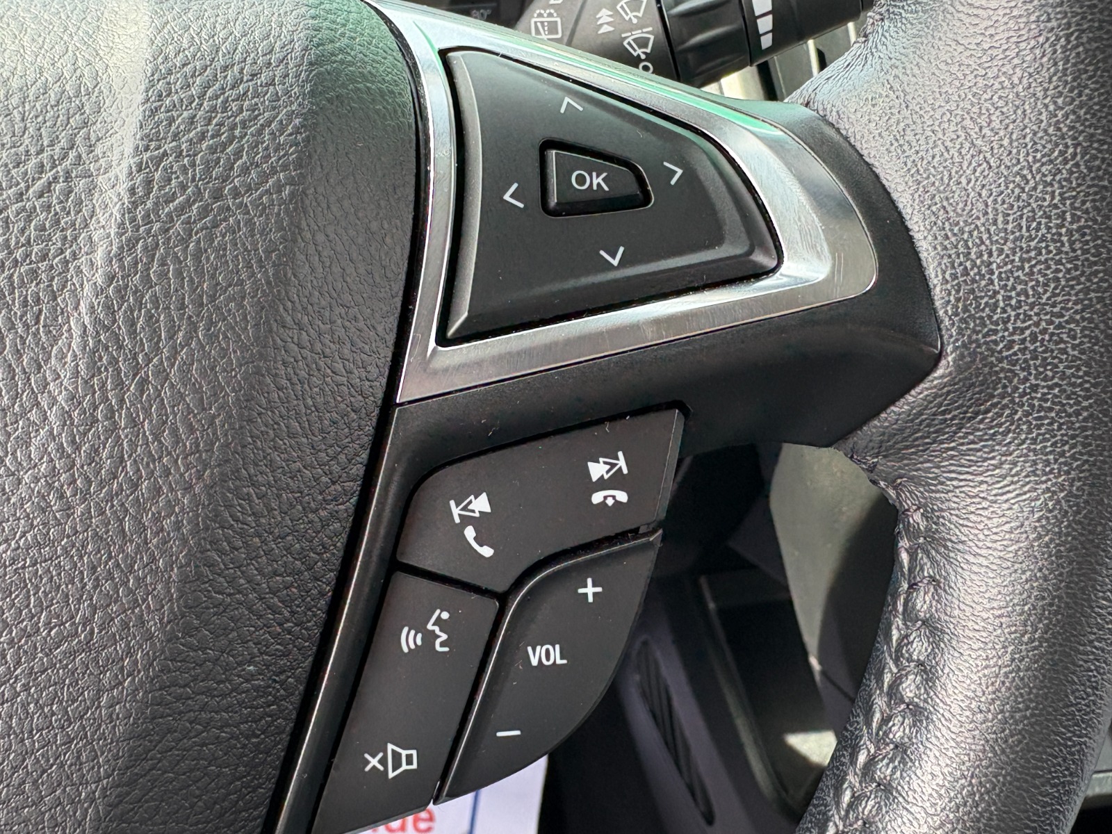 2022 Ford Edge SEL - Photo 37