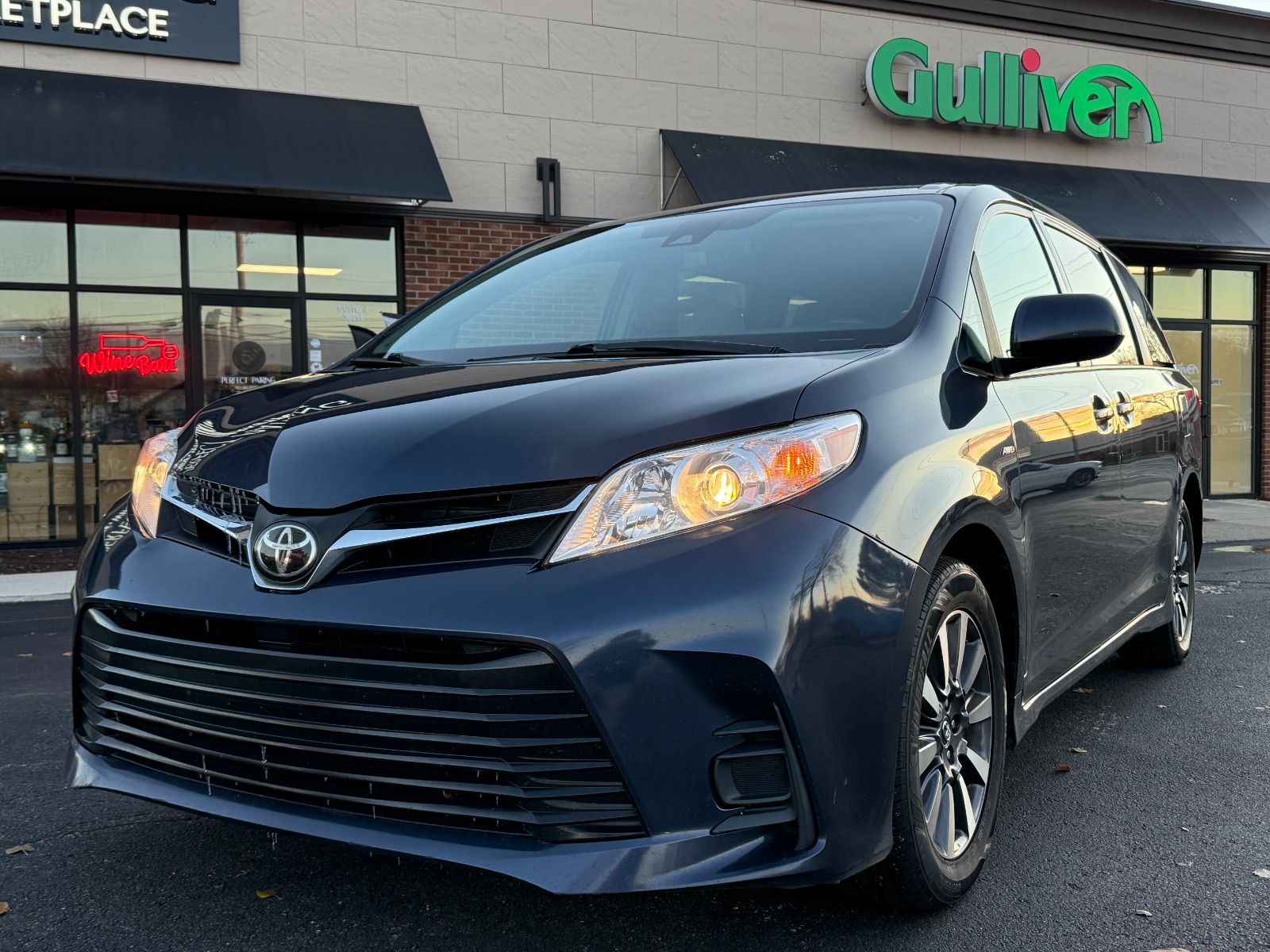 2018 Toyota Sienna LE