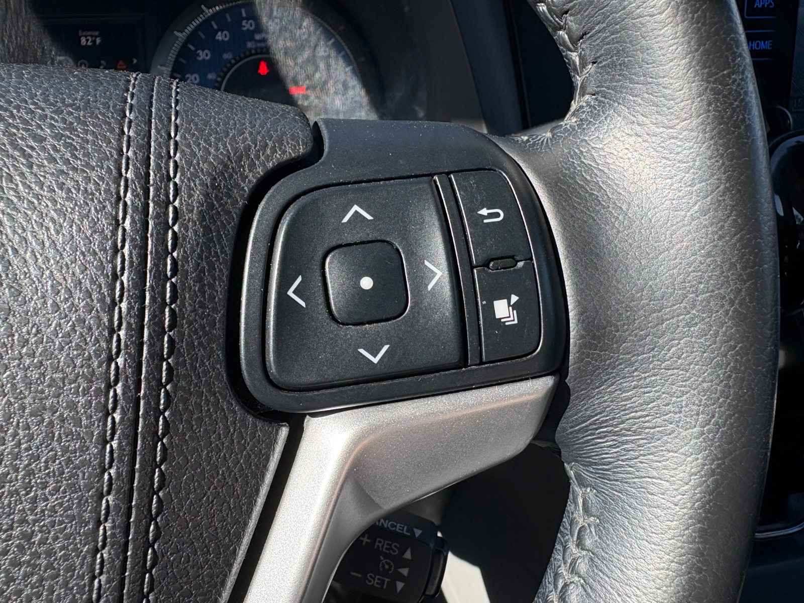 2016 Toyota Sienna 39