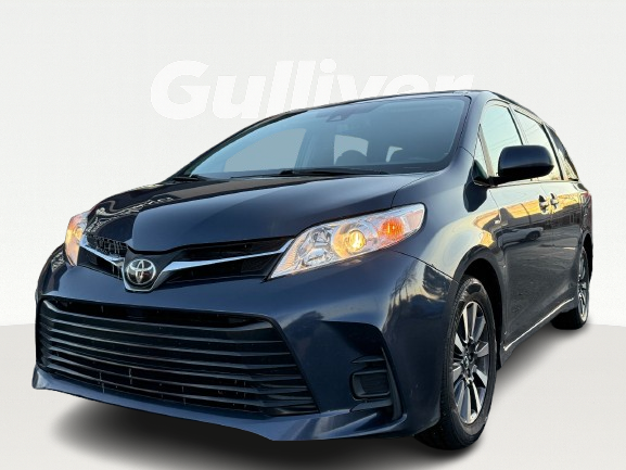 2018 Toyota Sienna LE