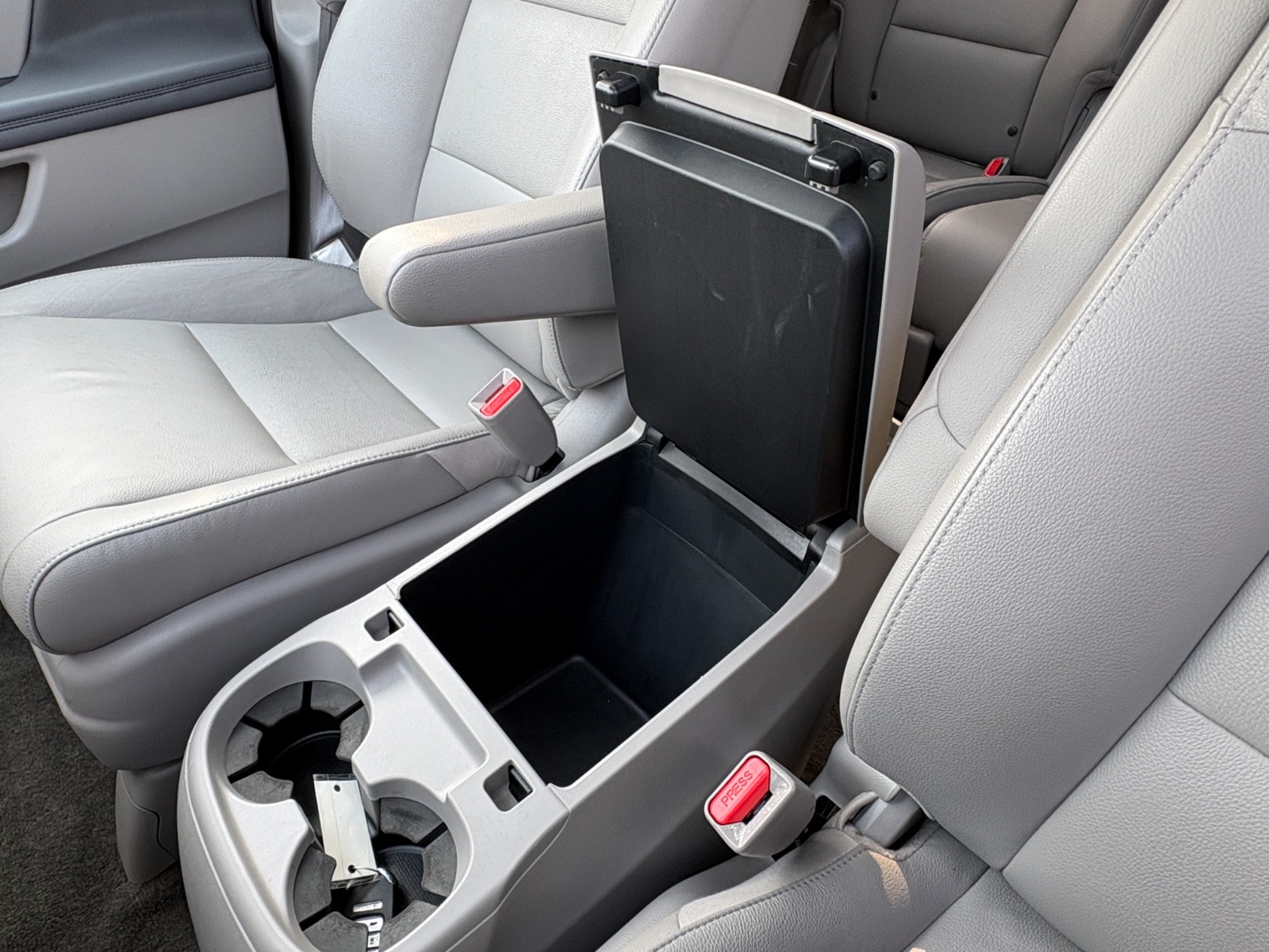 2016 Honda Odyssey 51