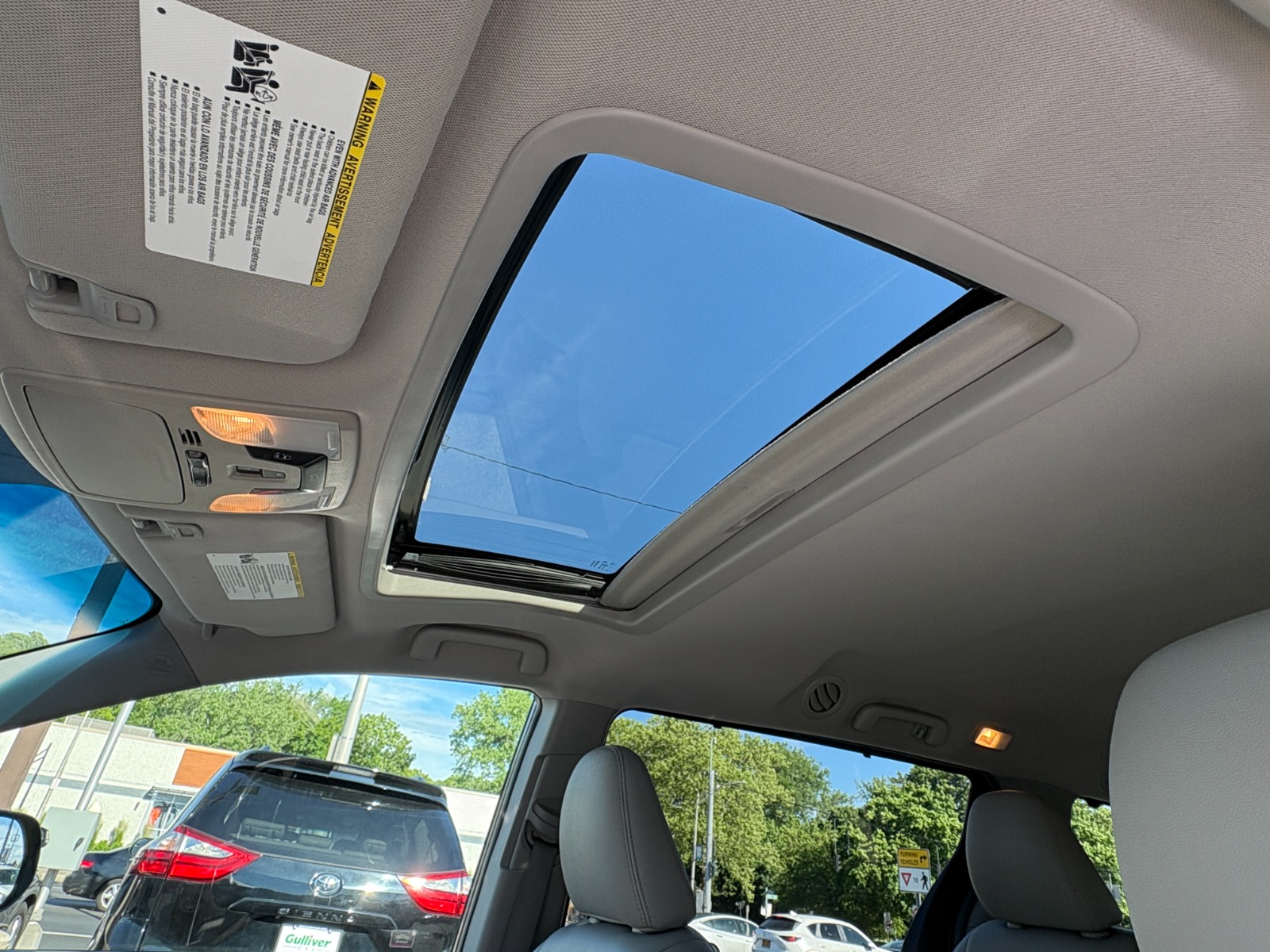 2016 Toyota Sienna 52