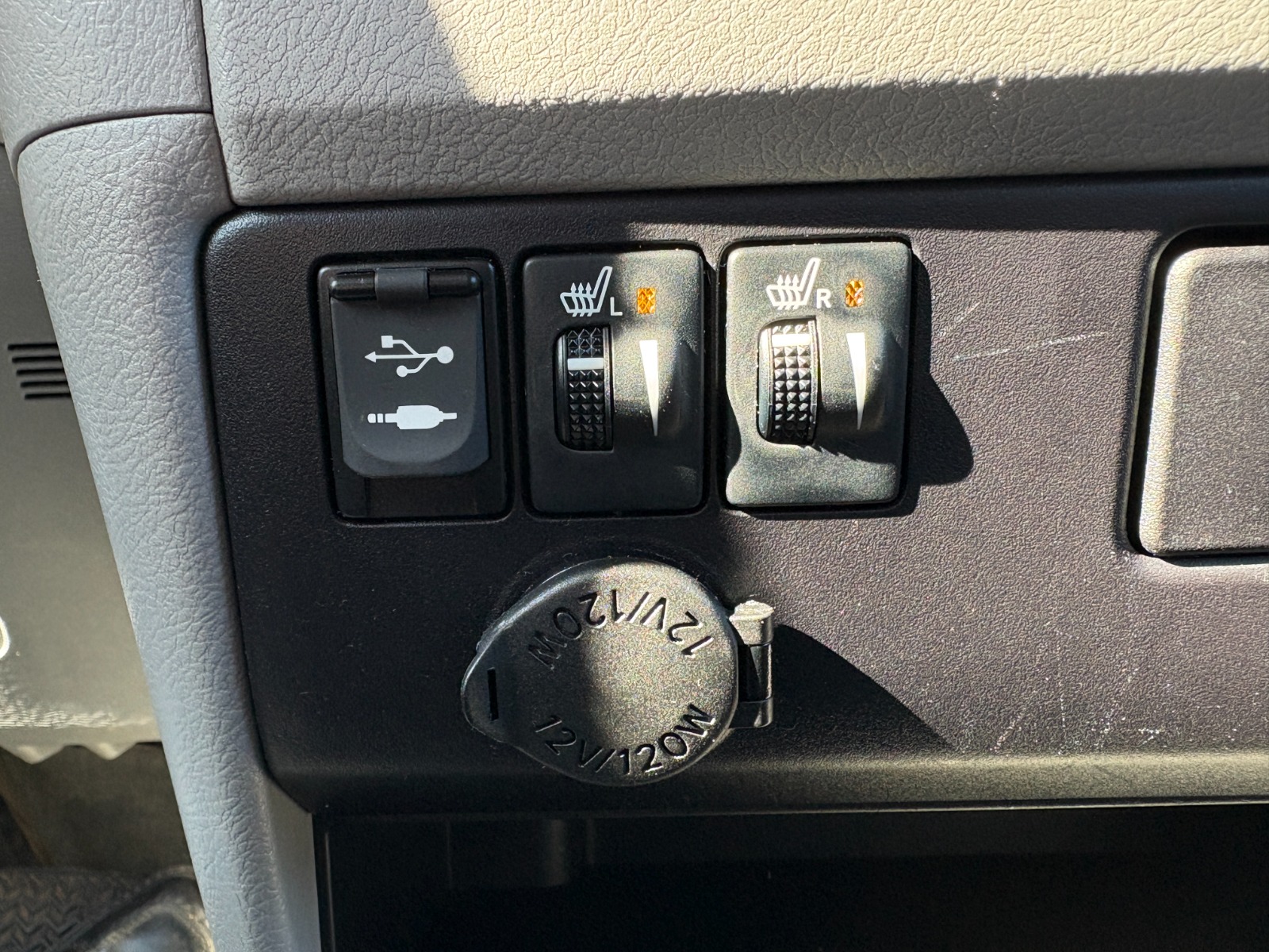 2016 Toyota Sienna 36