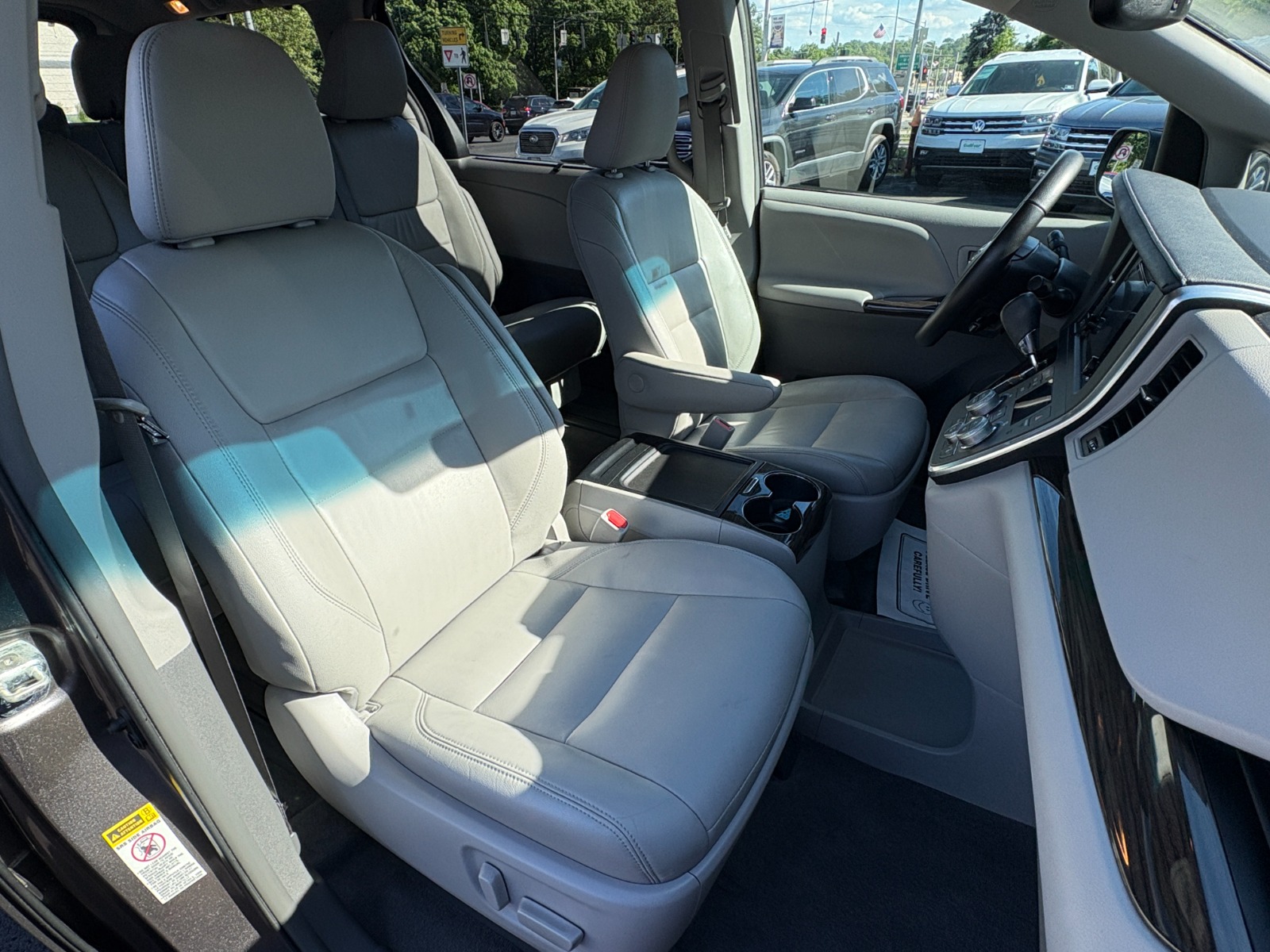 2016 Toyota Sienna 22