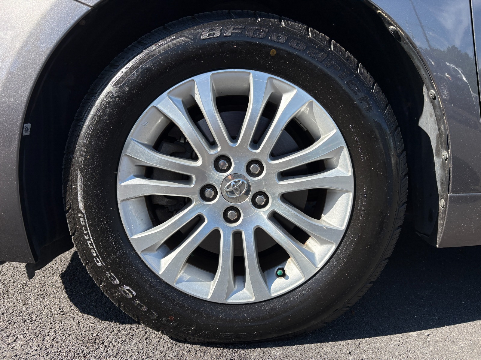 2016 Toyota Sienna 9