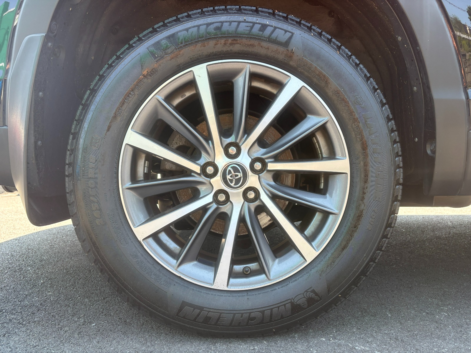 2019 Toyota Highlander XLE - Photo 12