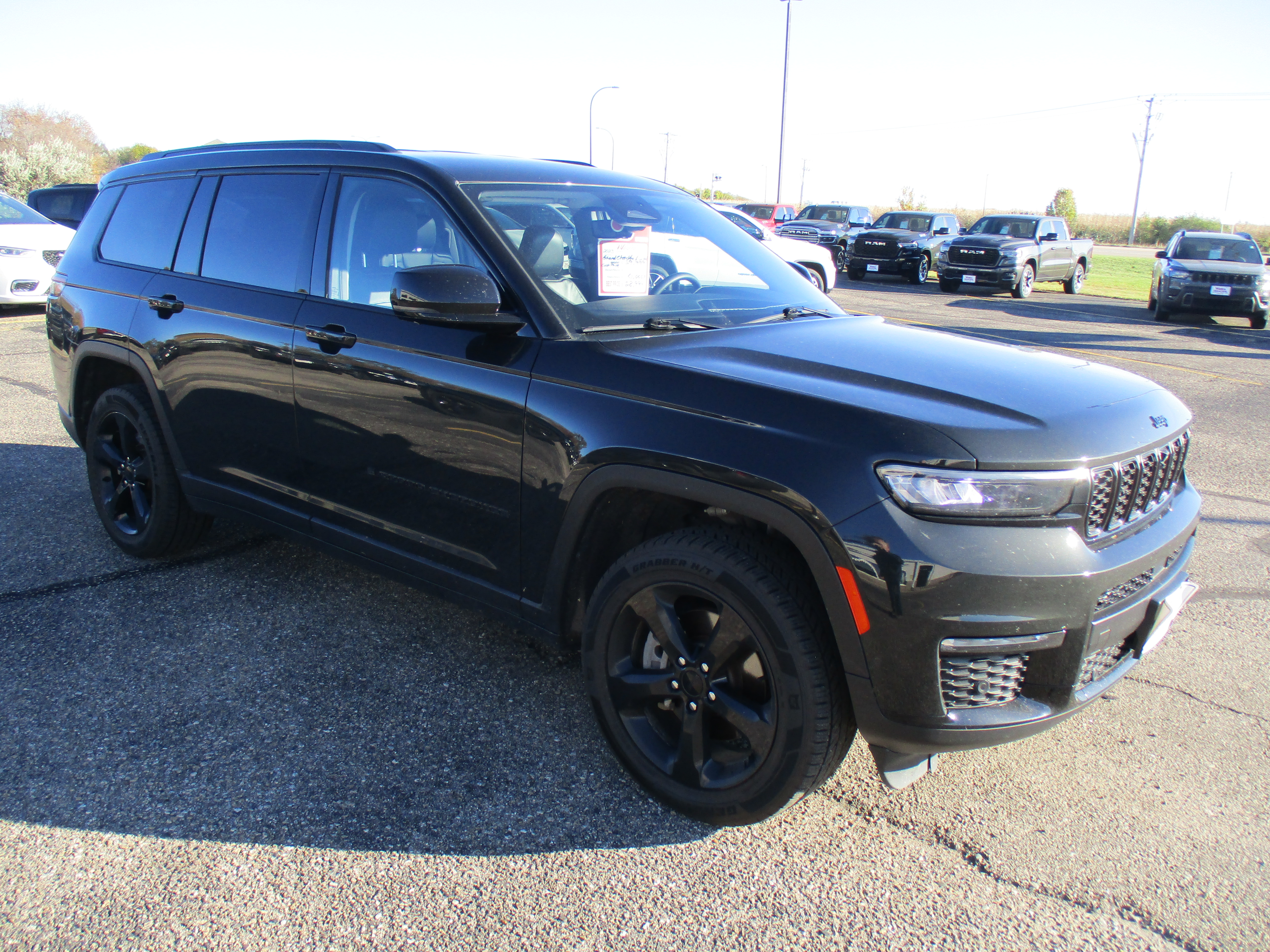 Used 2023 BROWN Jeep Limited image 9