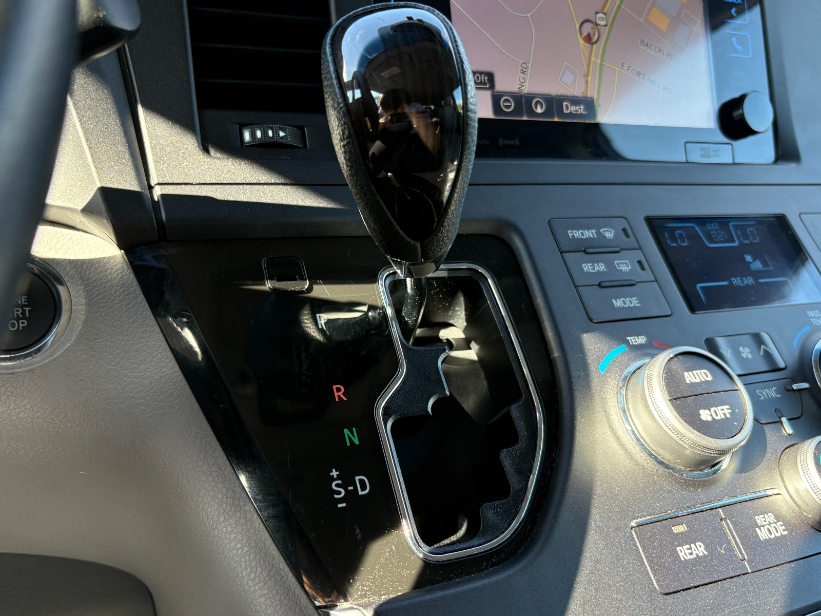 2016 Toyota Sienna 35