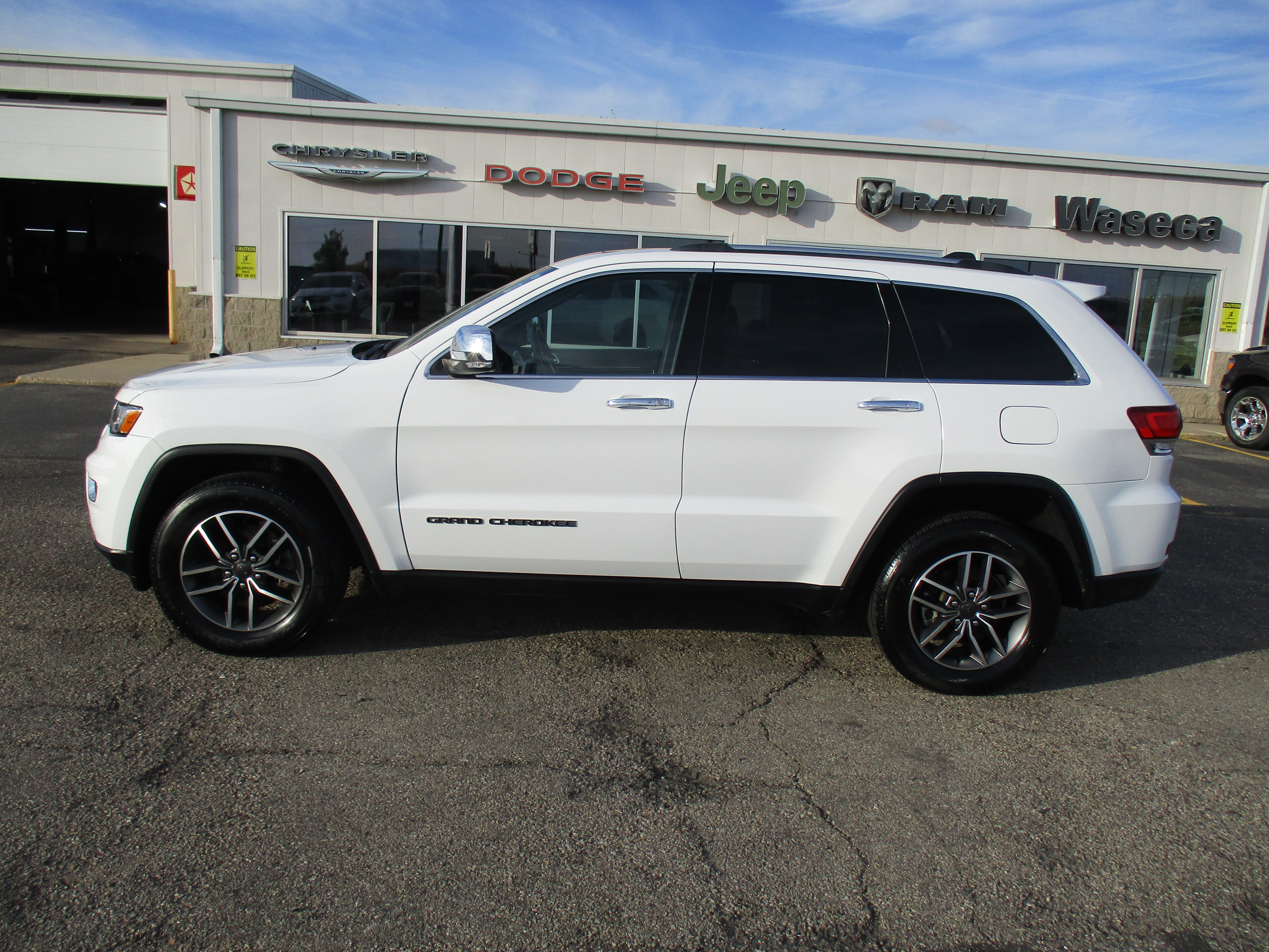 Used 2021 Jeep Grand Cherokee Limited with VIN 1C4RJFBG4MC869187 for sale in Waseca, Minnesota
