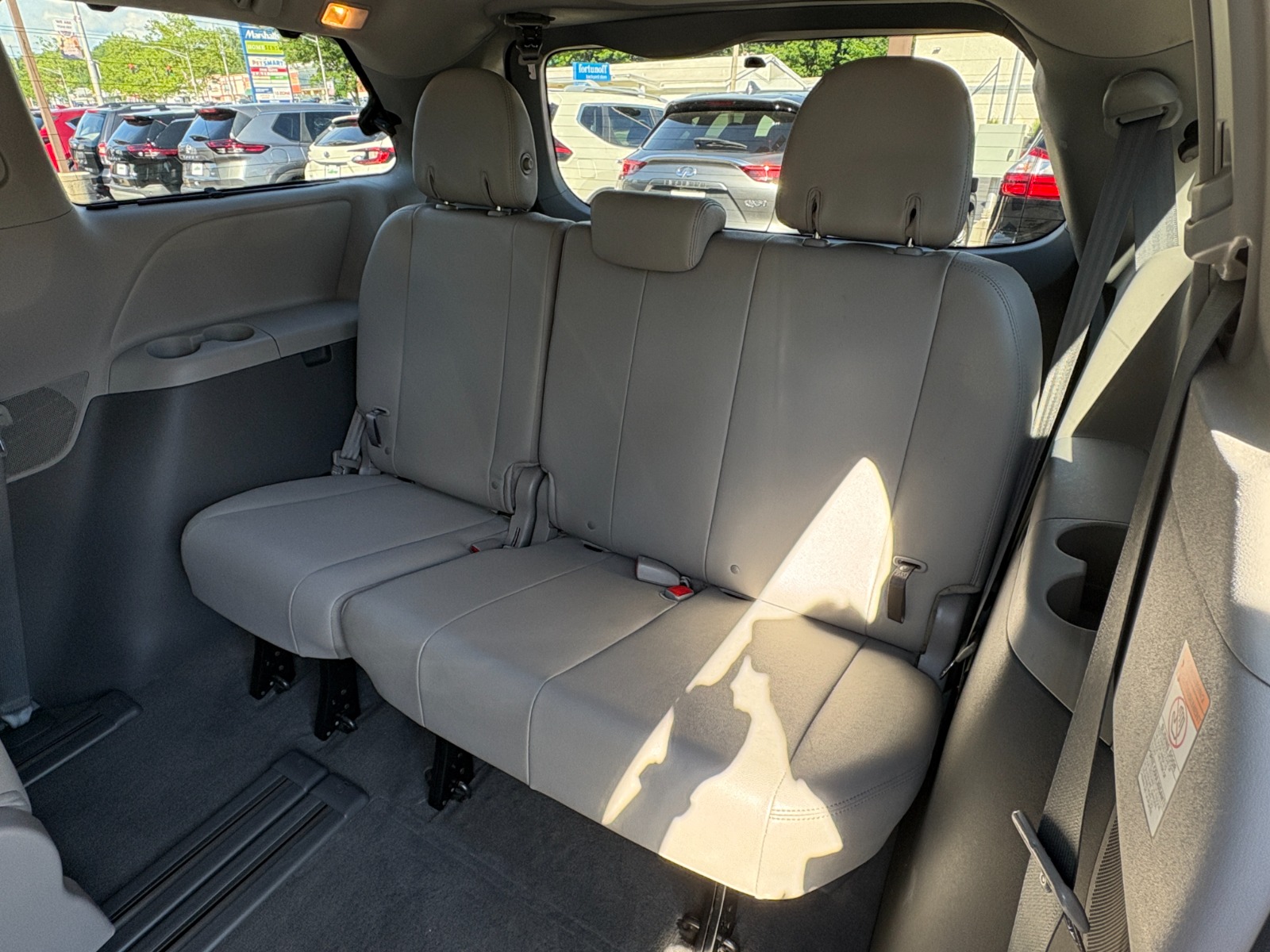 2016 Toyota Sienna 20
