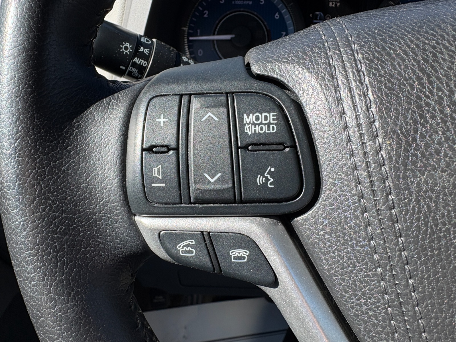 2016 Toyota Sienna 38