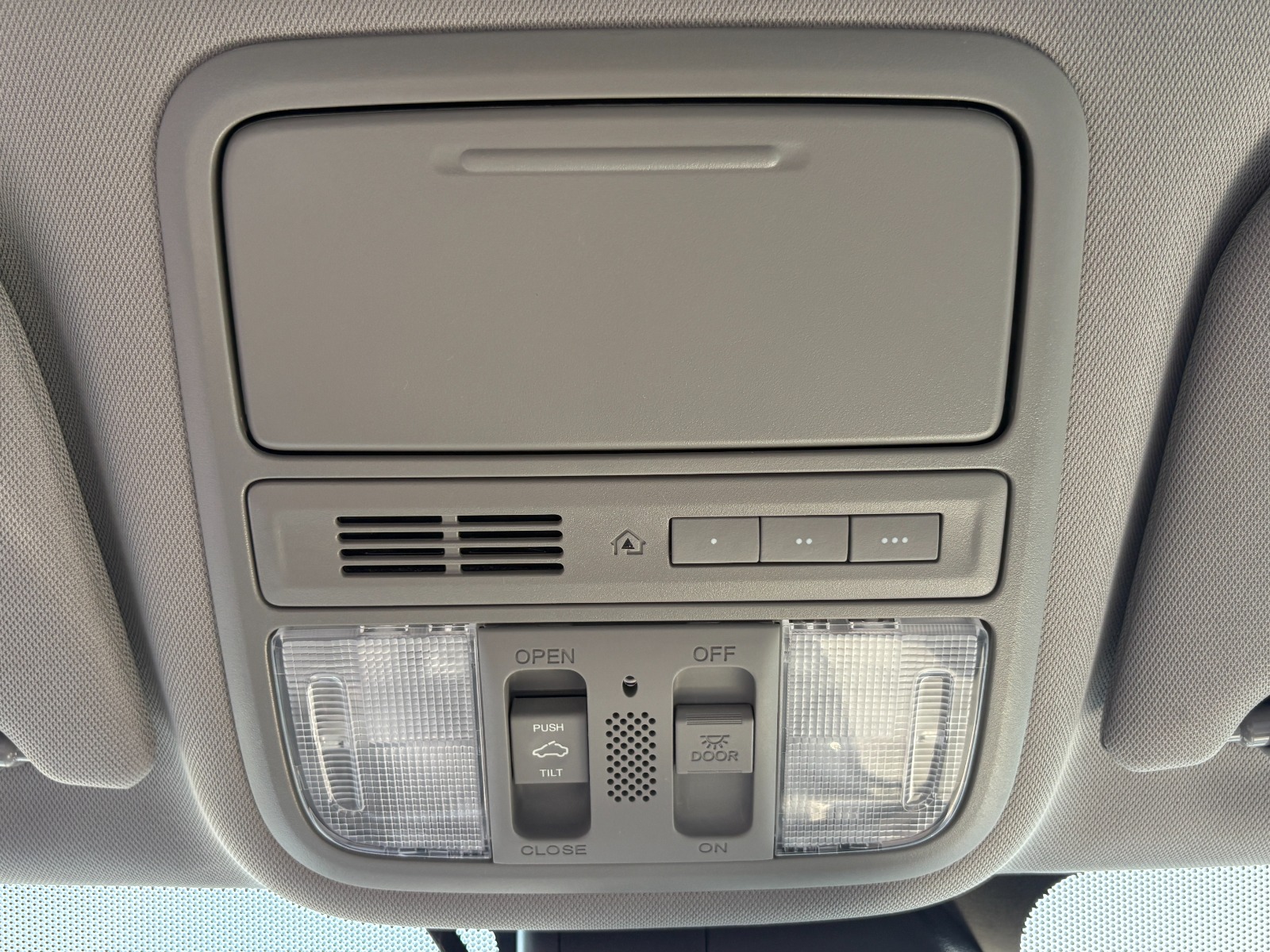2016 Honda Odyssey 46