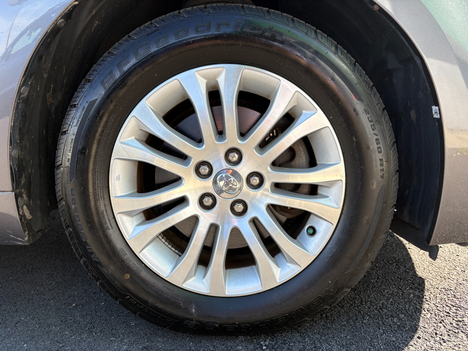 2016 Toyota Sienna 11