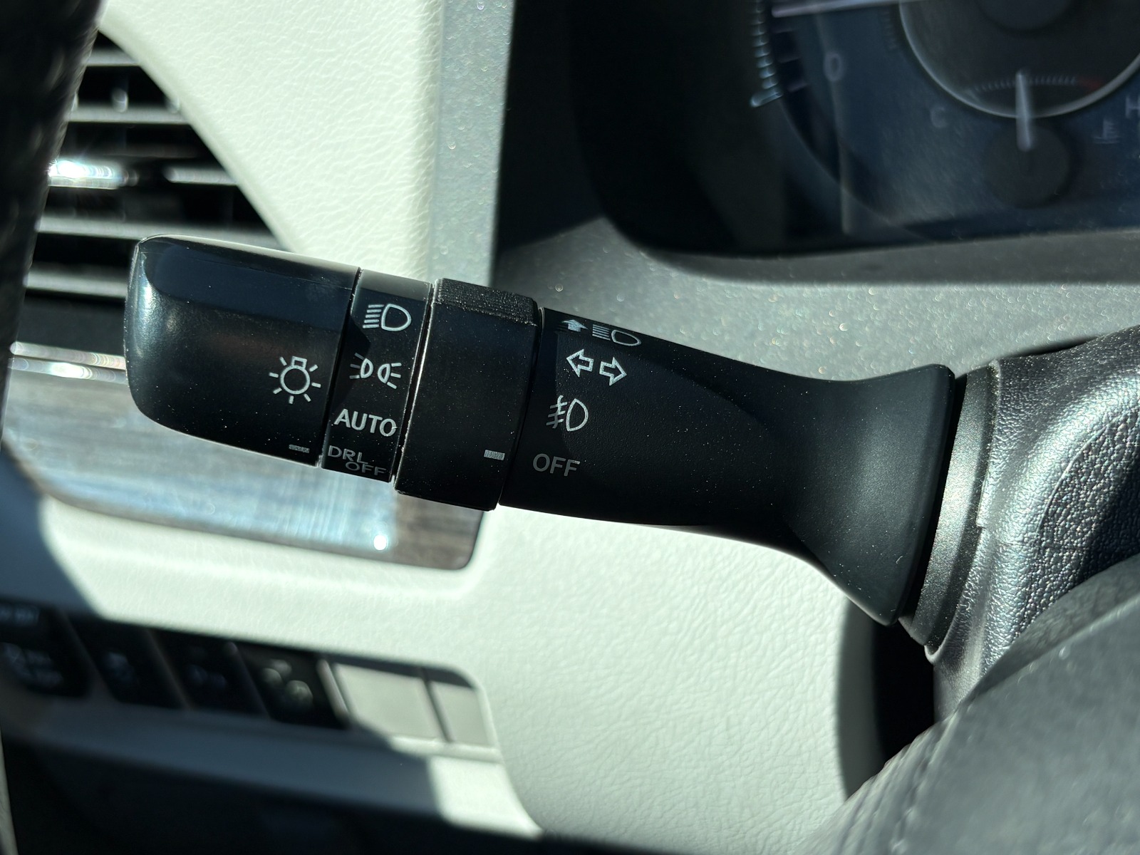 2016 Toyota Sienna 40