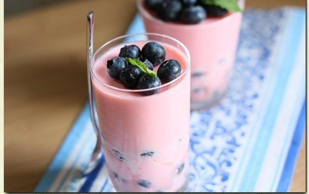 vanilla-yogurt-mousse-with-strawberry-marshmallow.jpg Vanilla Yogurt Mousse With Strawberry Marshmallow