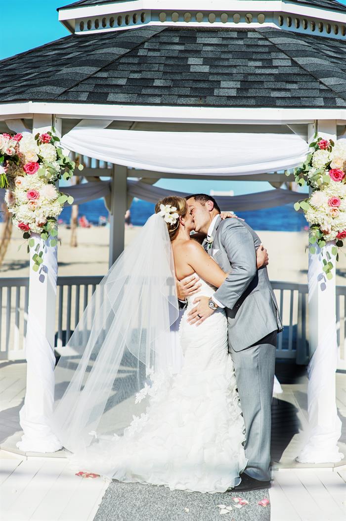 windows-on-the-water-sea-bright-nj-wedding-photography-charles-kimberley3673082.jpg
