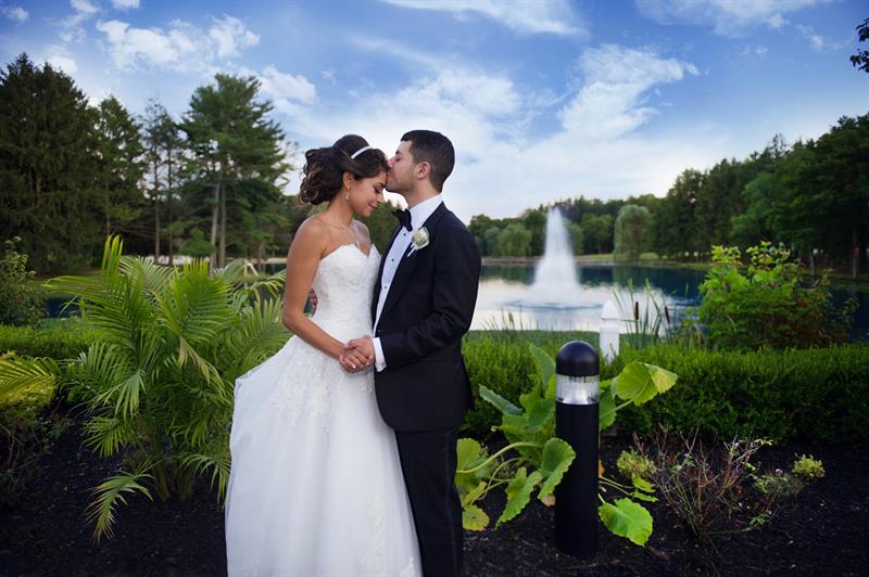windows-on-the-water-at-frogbridge-millstone-nj-wedding-photography-paul-christine2735216.jpg