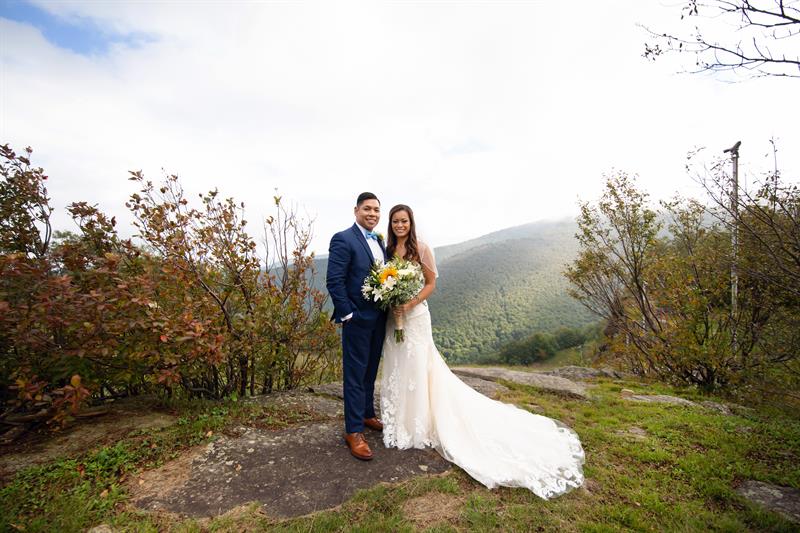 the-copper-tree-at-hunter-mountain-lanesville-ny-wedding-photography-jonathan-abby4191932.jpg